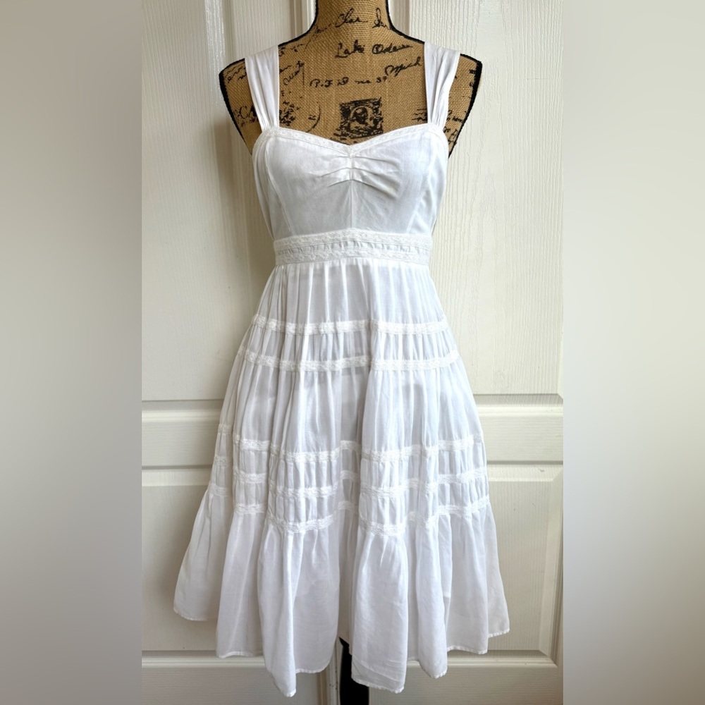 Anthropologie White Sleeveless Wedding Dress